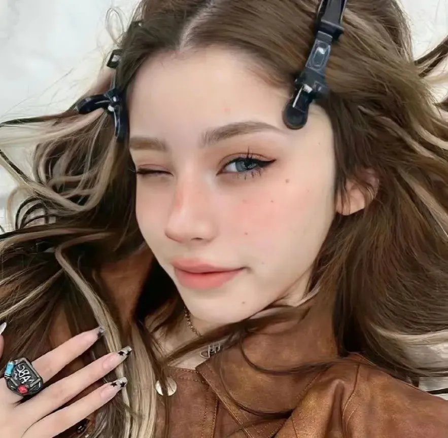 超级明星金·卡戴珊